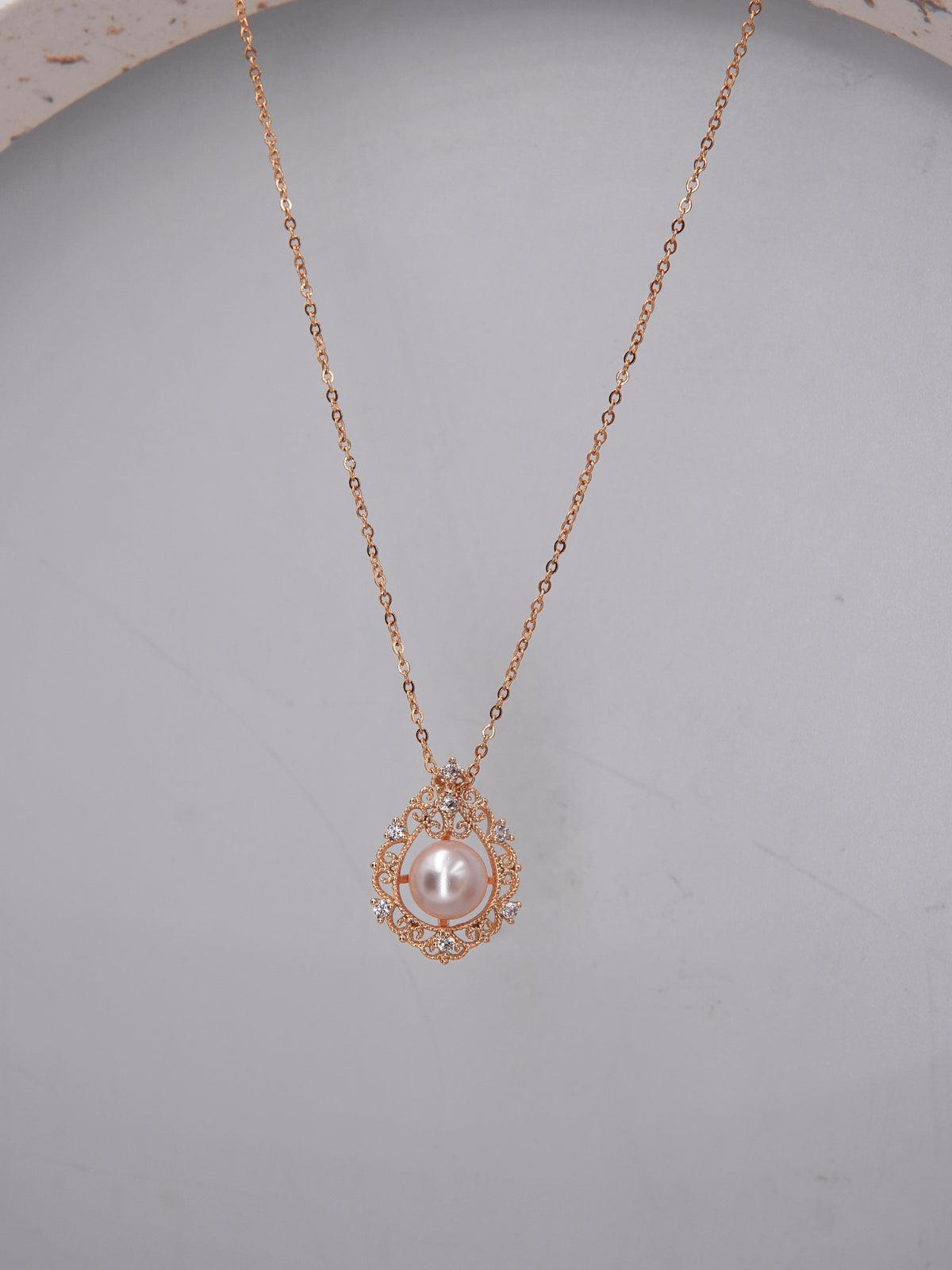 LAFIT · Necklace 淡金色高貴珍珠墜頸鏈