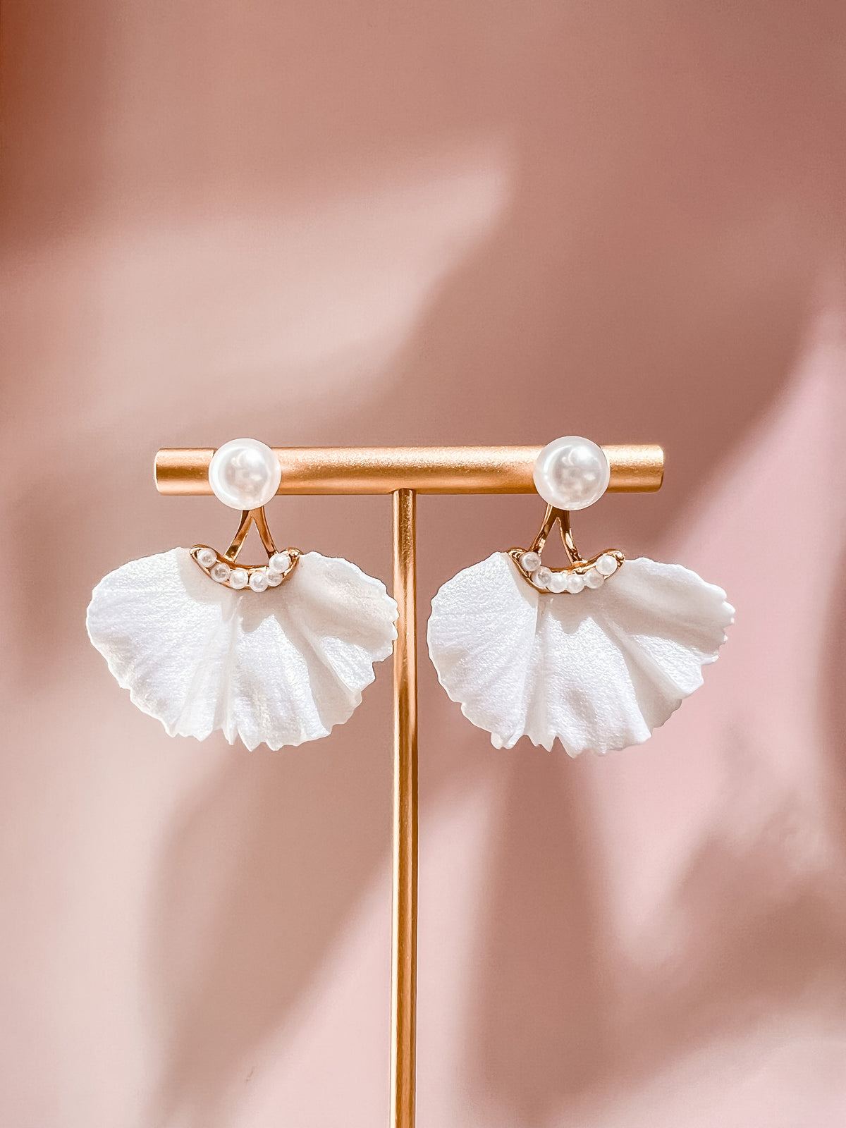LAFIT· Pearly Limpet - Earrings  立體花瓣設計款珍珠耳環