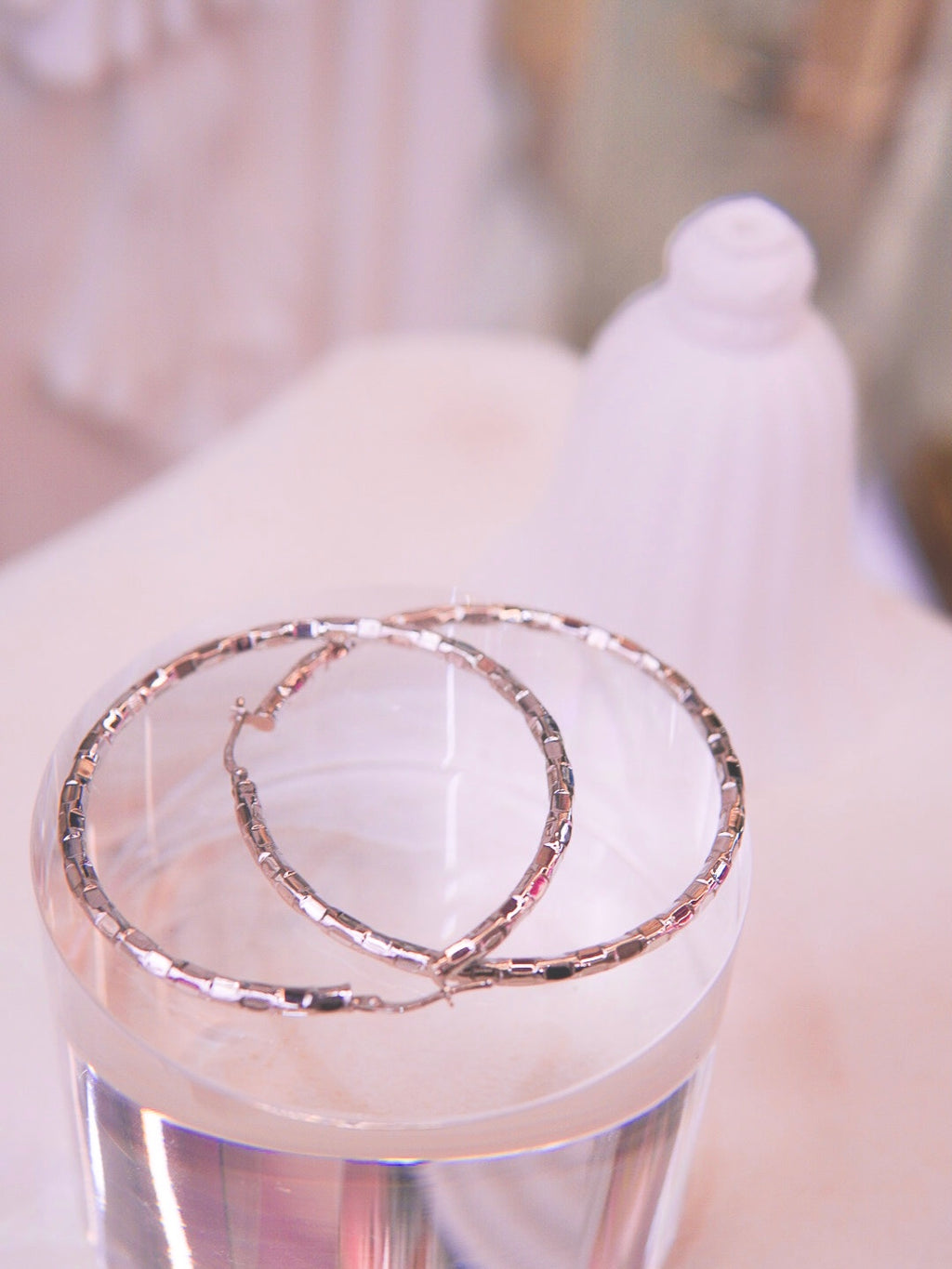 LAFIT  · Stunning Beauty - Earrings 高貴銀白圈型耳環