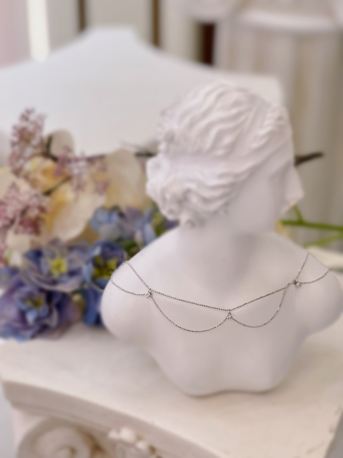 LAFIT· Royal Queen - Necklace 高貴藝術感銀白鏤空頸鏈